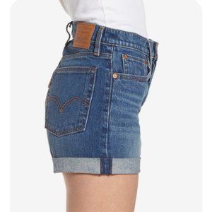 Levi's Wedgie roll-hem short in Authentic Favorite 26